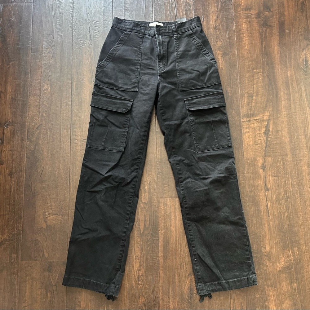 H&M canvas cargo pants ~ black ~ size 4